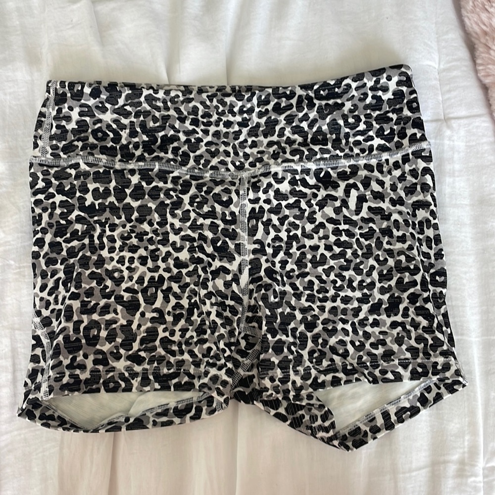 Outdoor voices shorts never worn!